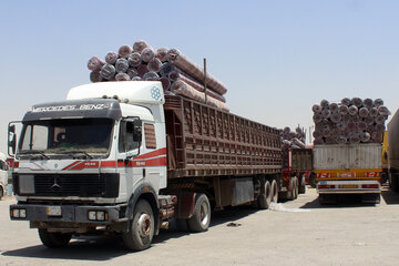 رفع مشکل تردد کامیون های عراقی در مرز مهران