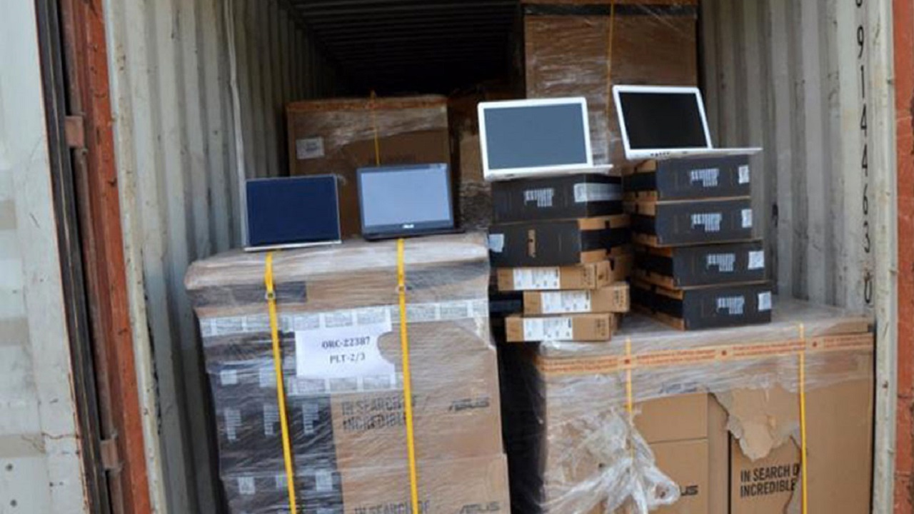 کشف ۲۰ دستگاه لب تاپ قاچاق در تهران