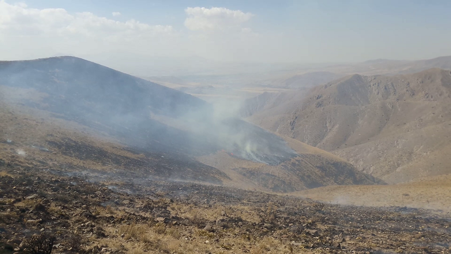 مهار آتش سوزی در مراتع بستان آباد