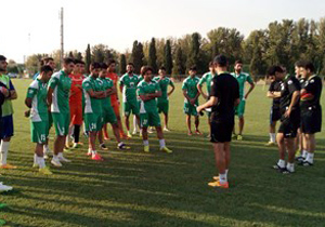 آغاز تمرینات یک هفته ای تیم فوتبال ذوب آهن در تهران