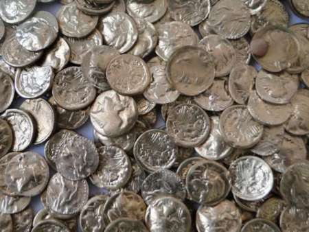 ۶۱ سکه تقلبی در جوانرود کشف و ضبط شد