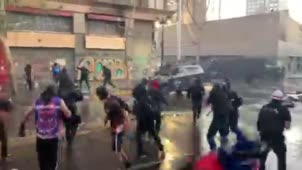 درگیری نیرو‌های پلیس و معترضان در شیلی