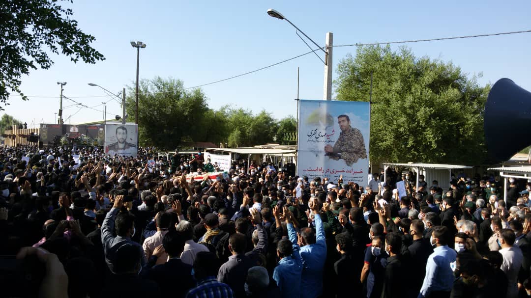 تشییع و خاکسپاری شهید مدافع حرم در اندیمشک