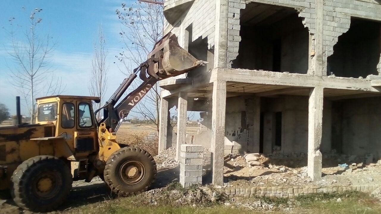 تخریب ۱۴ بنای غیرمجاز در اراضی کشاورزی شهرستان کوهرنگ