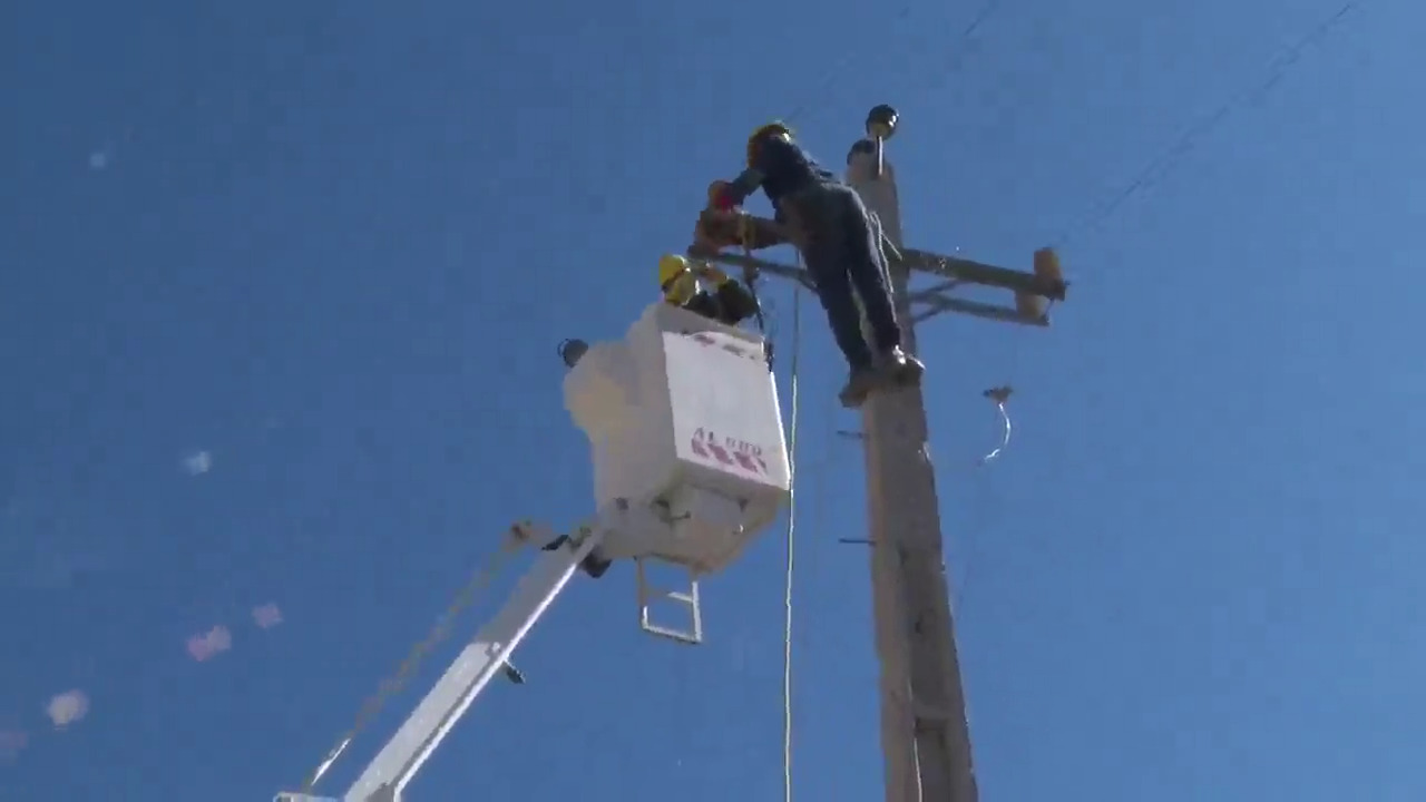 اجرای تعمیرات جهادی فیدرهای برق کلیبر