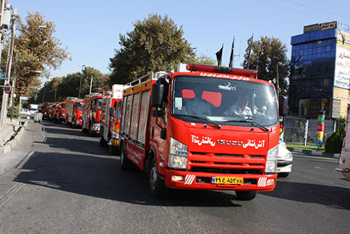 رژه خودرو‌های آتش نشانی در خیابان‌های تهران