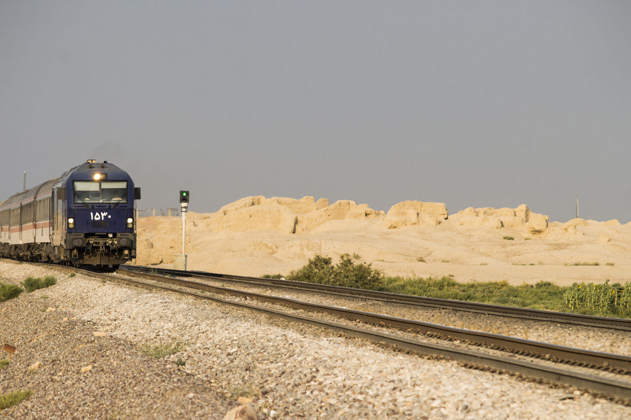 توقف تردد قطار محلی خوزستان - لرستان
