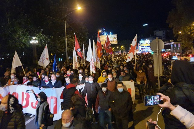 حمله معترضان به پارلمان ارمنستان
