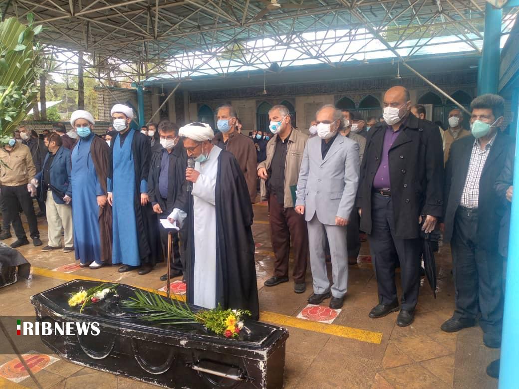 خاکسپاری پیکر پدر شهیدان قبادی در شیراز