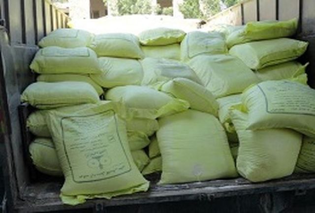 کشف بیش از ۱۰ تن آرد قاچاق در اسلام آباد غرب