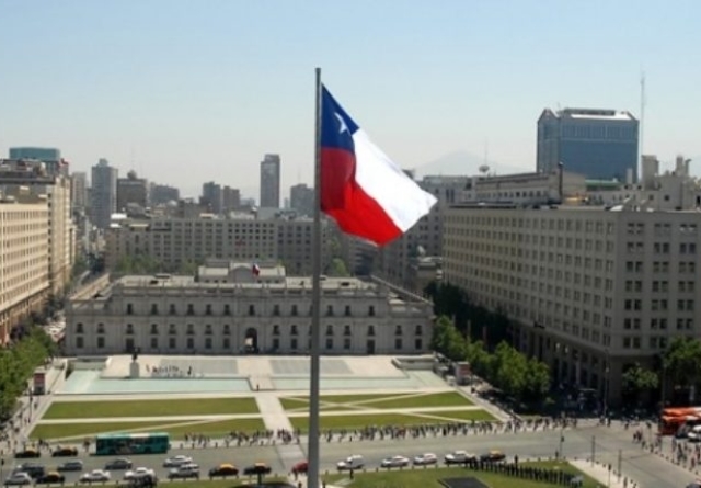 آغاز همه پرسی قانون اساسی در شیلی