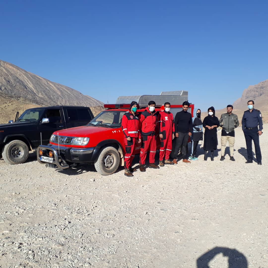 نجات ۴ جوان گرفتار در ارتفاعات تنگ سرخ
