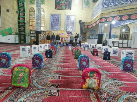 اهدا بیش از ۱۸ هزار بسته لوازم التحریر به دانش آموزان محروم استان