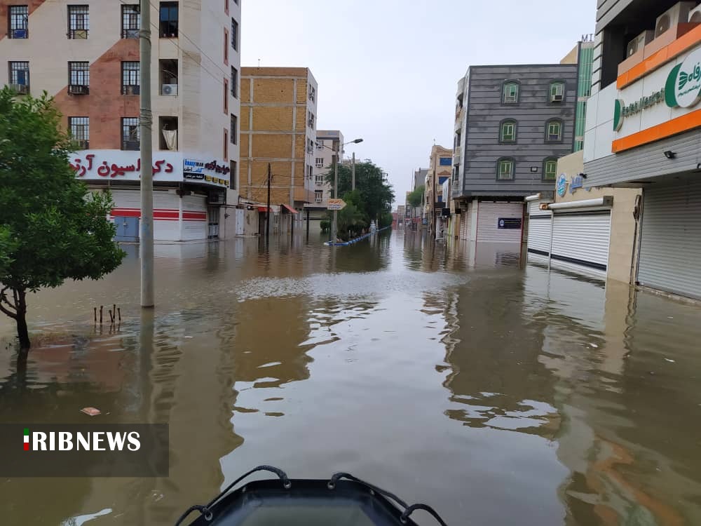 پیگیری و برآورد خسارتهای بارندگی‌ در بندر ماهشهر
