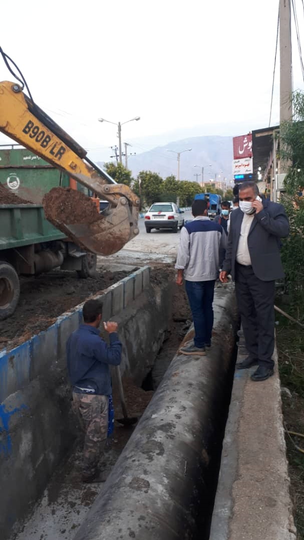 رفع انسداد خط انتقال ۴۰۰ میلی‌متری فاضلاب در شهر دوگنبدان