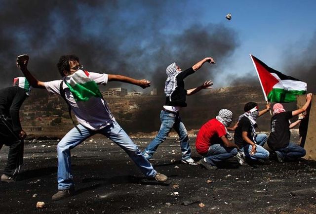 تاکید نوجوان معلول فلسطینی بر مقاومت علیه صهیونیست‌ها