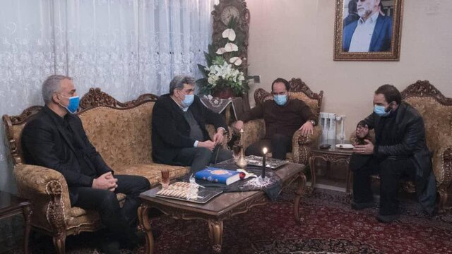 دیدار شهردار تهران با خانواده شهید فخری‌زاده