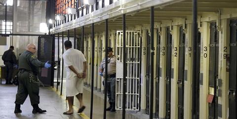 شتاب گیری کرونا در زندان‌های آمریکا