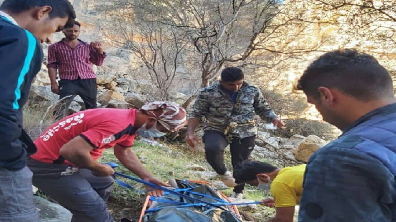 جان باختن جوان تنگستانی بر اثر سقوط از کوه