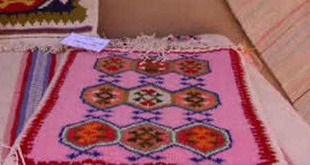 احیای هنر گلیم بافی در روستای ازران بخش برزک کاشان