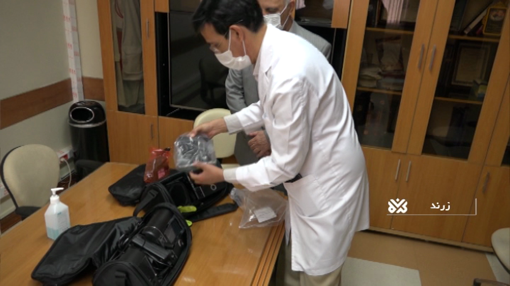 اهدای3 دستگاه کمک تنفسی خیّران به بیمارستان زرند