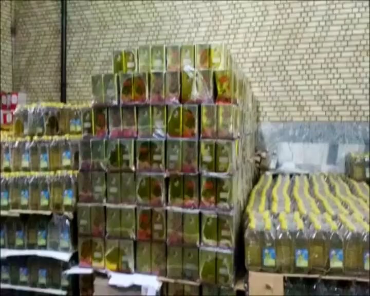 توزیع ۵۰ تن روغن مایع و جامد خانوار در خمینی شهر