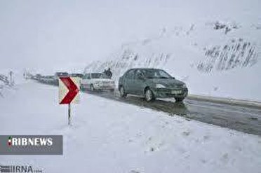 بارش برف در جاده‌های جیرفت