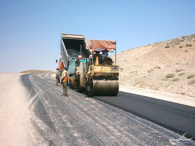 آغاز عملیات آسفالت جاده روستای گدو سیریک