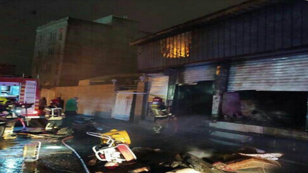 آتش سوزی مغازه لوازم خانگی در قزوین