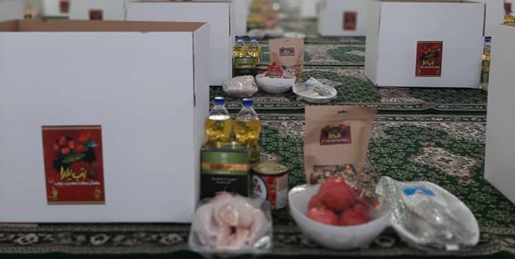 اهدای بسته حمایتی شب یلدا در زرند