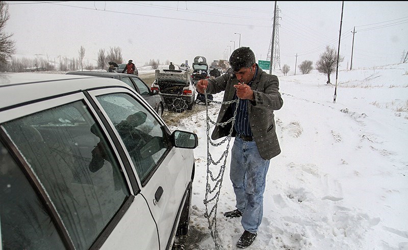 کوهستان ها یخبندان است ، رانندگان احتیاط کنند.