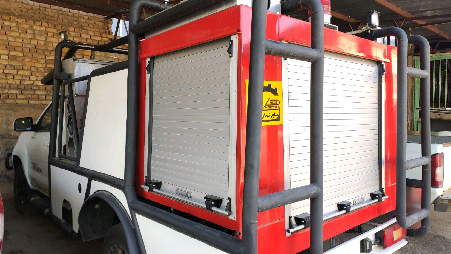 تجهیز اداره منابع طبیعی اردستان به یک دستگاه خودرو آتش نشان جنگلی