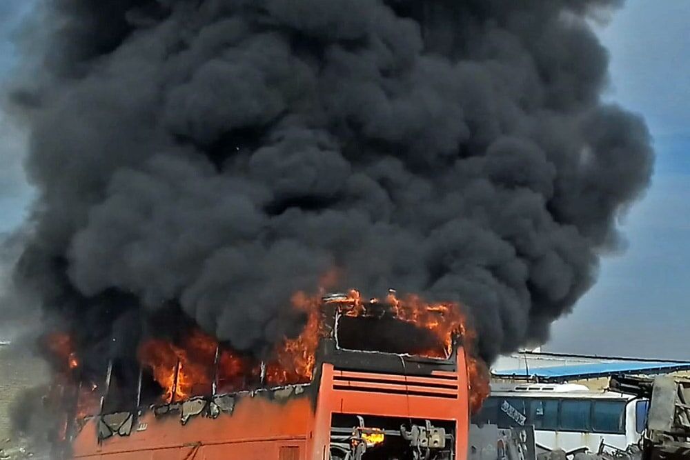 آتش سوزی اتوبوس اسقاطی در مشهد
