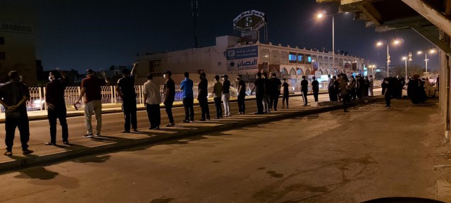 تجمع اعتراضی ساکنان الدراز بحرین در حمایت از زندانیان سیاسی