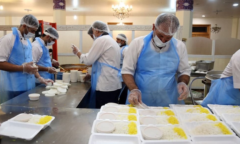 ۲۰۰ هزار غذای تبرکی حرم مطهر در ماه رمضان میان نیازمندان توزیع می‌شود
