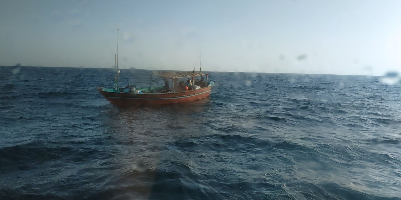 نجات ۶ سرنشین شناور صیادی در بندر چابهار