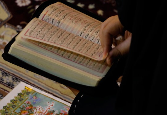 پخش مراسم دعای ابوحمزه ثمالی در شب‌های ماه مبارک رمضان از شبکه اصفهان
