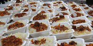 توزیع غذای گرم در بین نیازمندان یزدی
