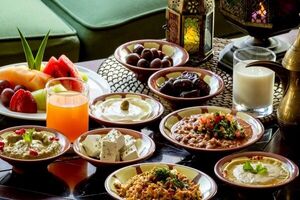 خوردن کدام نوع غذاها در ماه رمضان لازم است؟