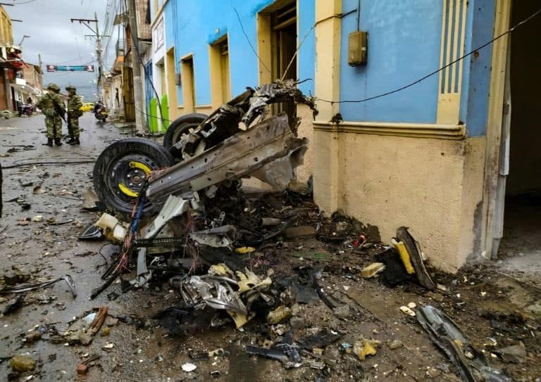 دهها زخمی در حادثه انفجار خودروی بمب گذاری شده در کلمبیا