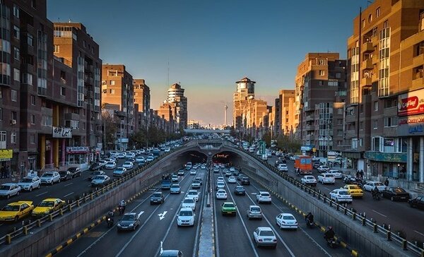 ترافیک روان صبحگاهی در معابر اصلی شهر تهران