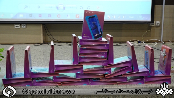 اهدای ۸۳ تبلت به دانش آموزان زیر پوشش کمیته امداد امام (ره)