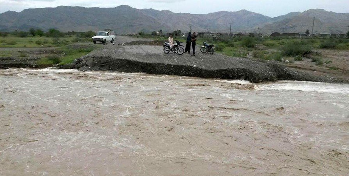 قطع راه ارتباطی روستای گرو در سیریک