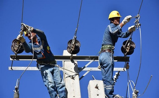 نصب تجهیزات جدید بر روی شبکه برق باوی