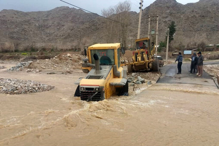 مسدود شدن مسیر روستای تنگ مهر