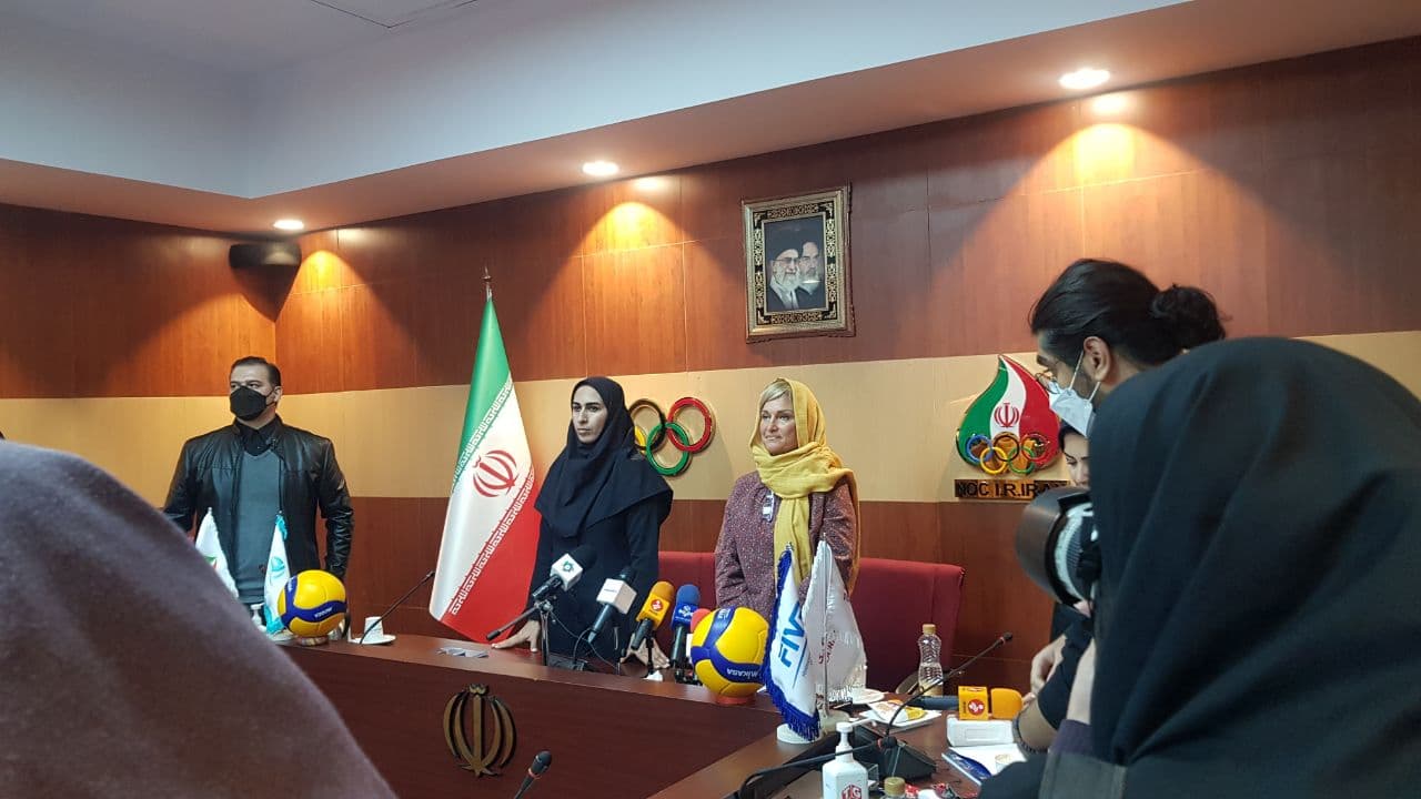 کمپدلی: از امکانات والیبال بانوان ایران شگفت زده شدم