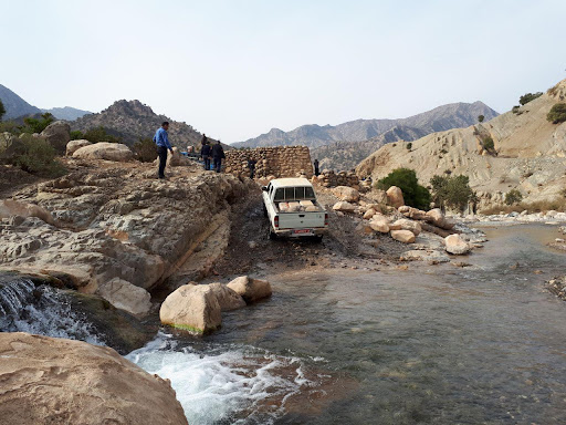 مسدود شدن مسیر دره کاید دزفول بر اثر بارندگی