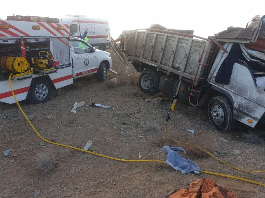 واژگونی کامیونت در سمنان با یک کشته
