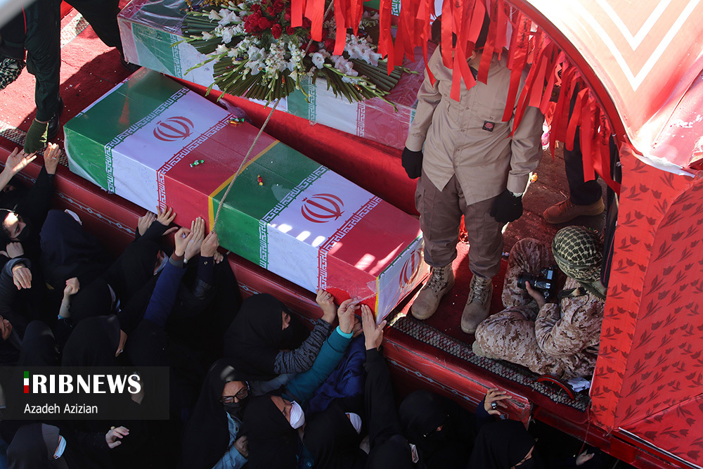 بدرقه لاله‌های فاطمی در شهر شهیدان