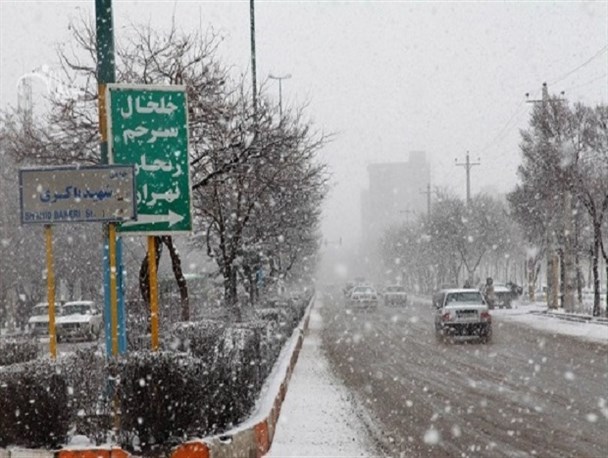 بارش برف در استان اردبیل/ راههای ارتباطی باز است